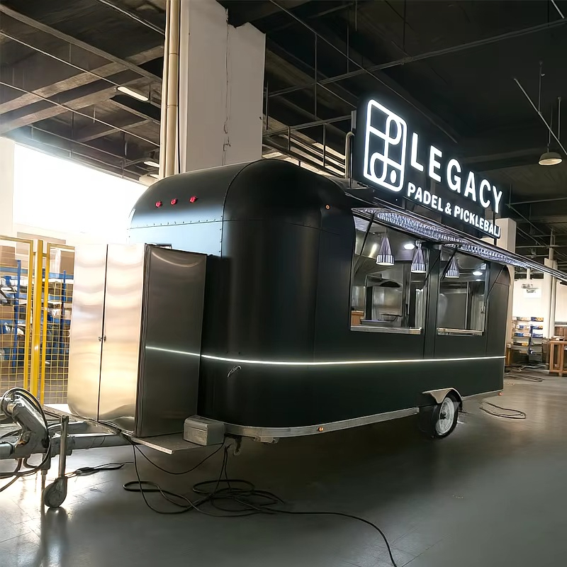 Nuovo Rimorchio per Food Truck - Food Truck With Snacks recensione e prezzo