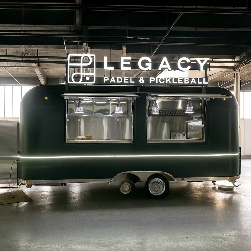 Nuovo Rimorchio per Food Truck - Food Truck With Snacks recensione e prezzo